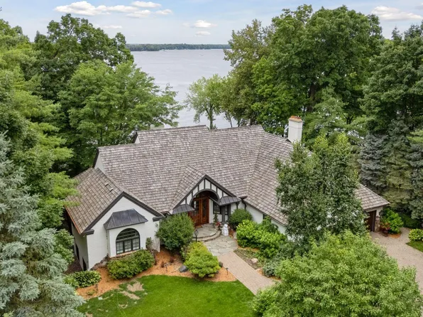 6425 Virginia Dr, Excelsior, MN 55331