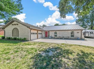 725 Toni Dr, Hurst, TX 76054