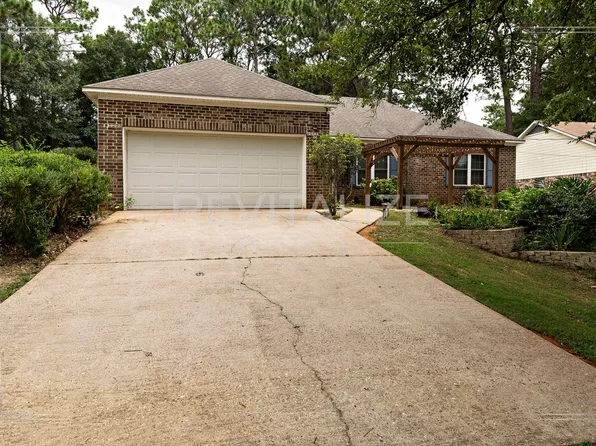 105 Ventura Cir, Daphne, AL 36526