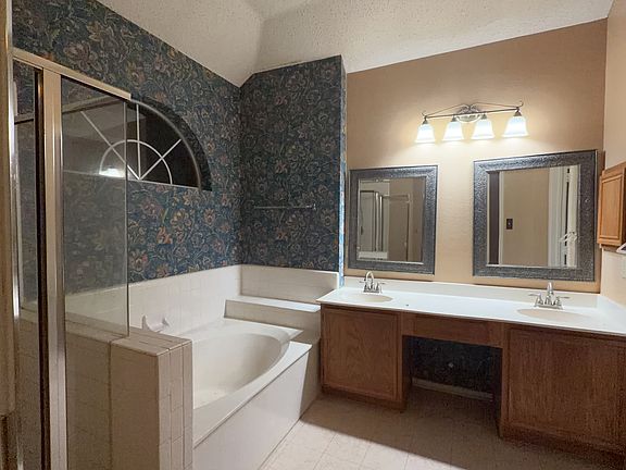 5th image of 1208 Canoe Ln