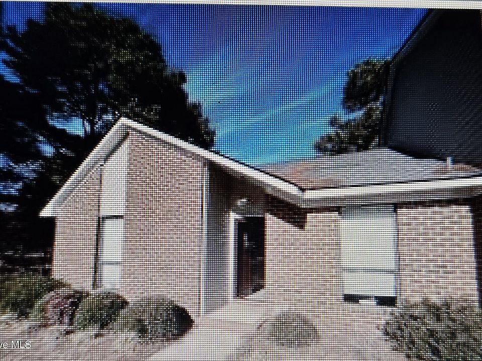 1st image of 1 Upton Ct