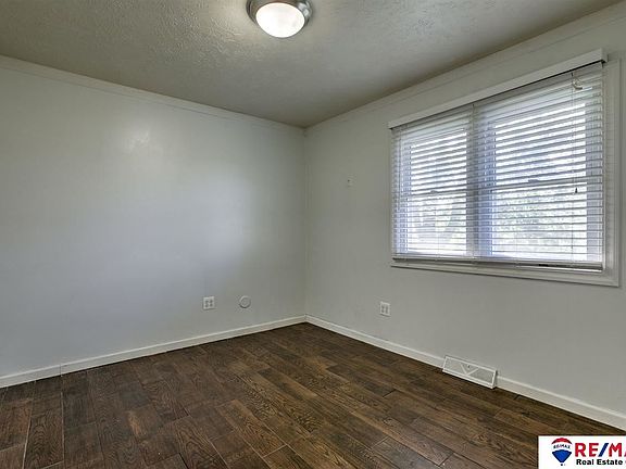 5th image of 11917 S 180th St