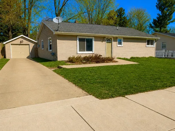 714 Cherry St, Charlotte, MI 48813