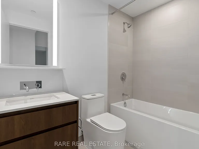 322 Dupont St #305 — Photo 14