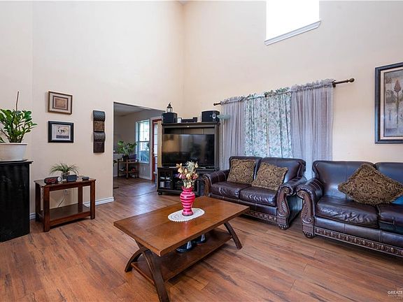 3rd image of 3926 Arroyo Vista Ct