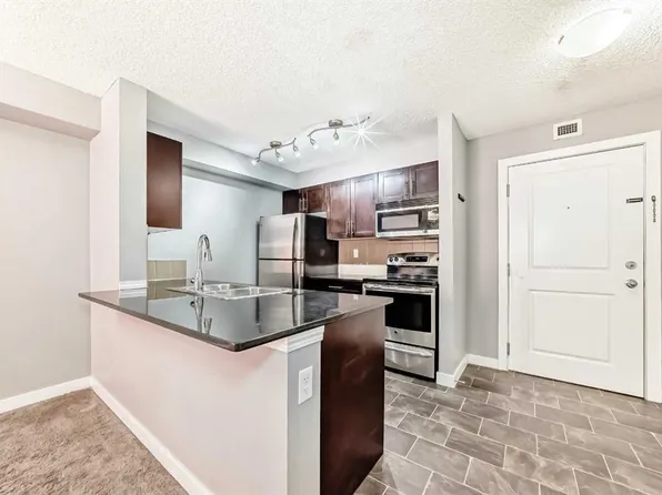 403 W Mackenzie Way SW #4304, Airdrie, AB T4B 3V7