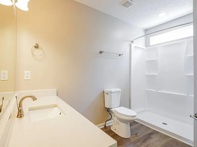 1208 Wembley Dr — Photo 9