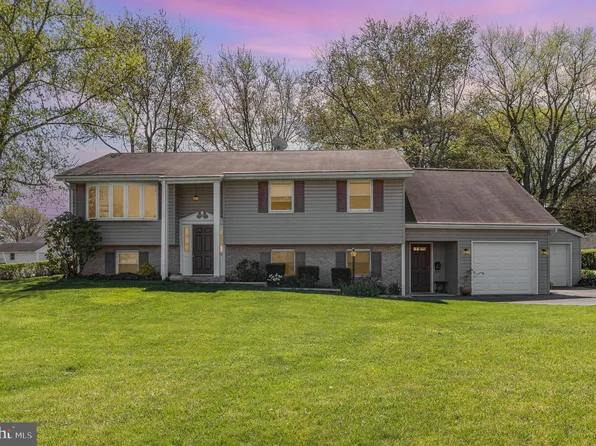 202 Watercress Ln, Elizabethtown, PA 17022
