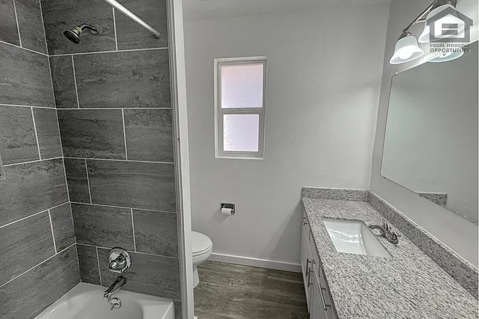 1336 E Willetta St #12 — Photo 13