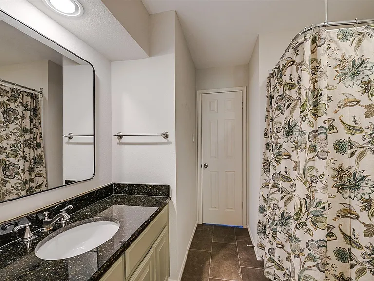 7911 Cavalry Ct — Photo 5