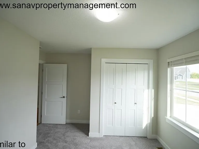 690 SE Mesa Dr — Photo 21