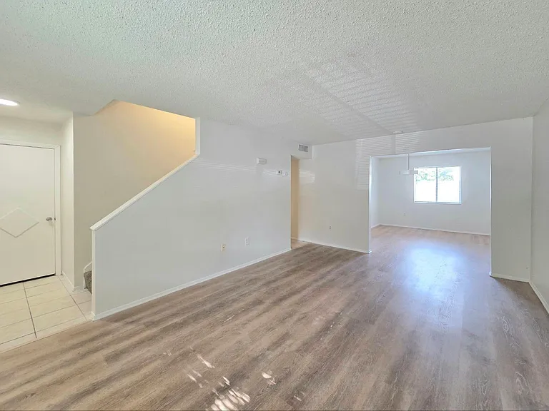 219 Debora Ct — Photo 12