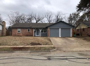 604 E Mustang St, Crowley, TX 76036