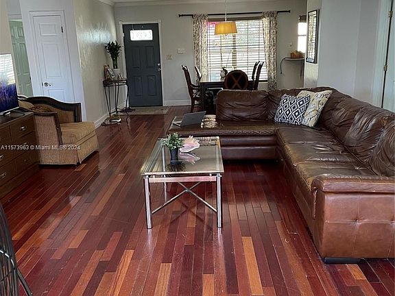 4th image of 1092 Long Island Ave