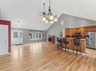 73 Deer Run Trl, Smithfield, RI 02917