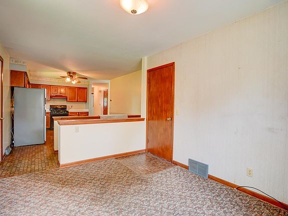 5th image of 821 Northland Dr