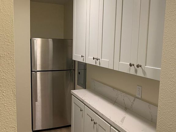 4th image of 7502 Parkway Dr Unit 207