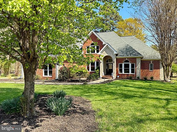 2nd image of 15119 Beacon Hill Cir