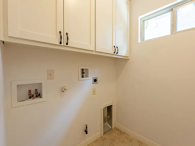 2217 Holly St — Photo 18