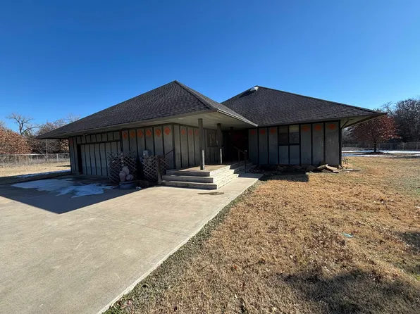 1029 Lisa Ln, Enid, OK 73703