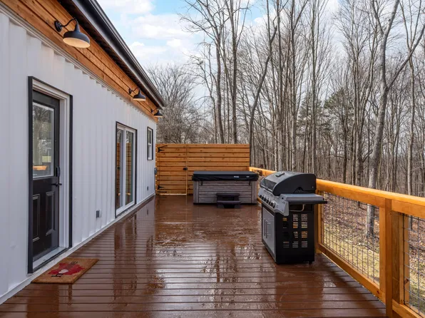 19970 Thompson Ridge Rd, Laurelville, OH 43135