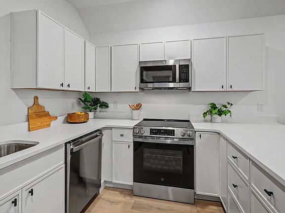 3rd image of 1109 N 2nd St #B