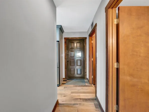 16109 Smith Mountain Lake Pkwy #S1, Huddleston, VA 24104