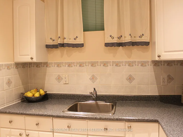 301 Gowan Ave #BASEMENT — Photo 3
