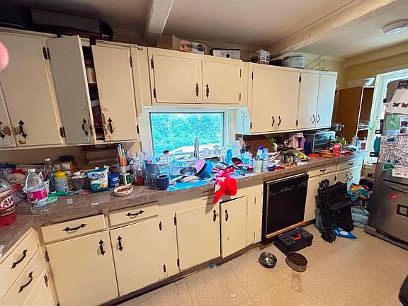 2nd image of 156 Main St