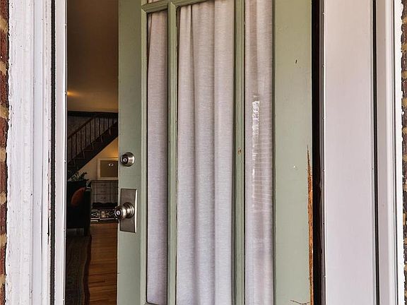 4th image of 7036 Tholozan Ave