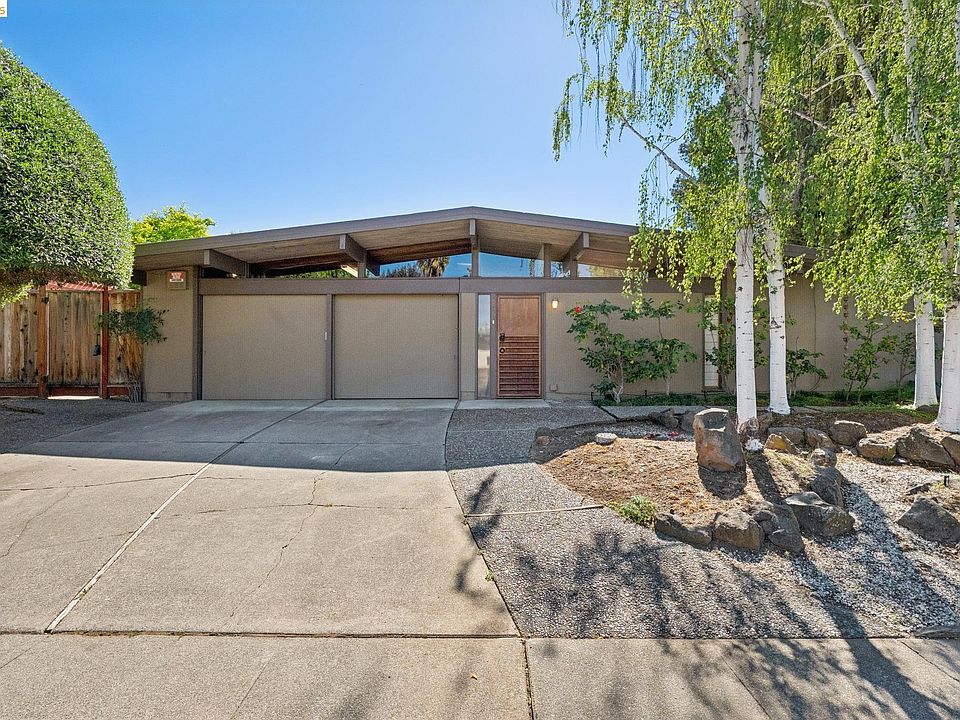 1st image of 3736 Barrington Dr