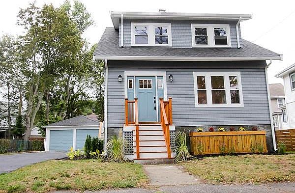 1st image of 22 Parkway Cres
