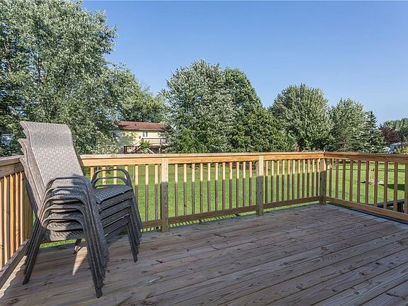 3rd image of 8178 Mantova Dr