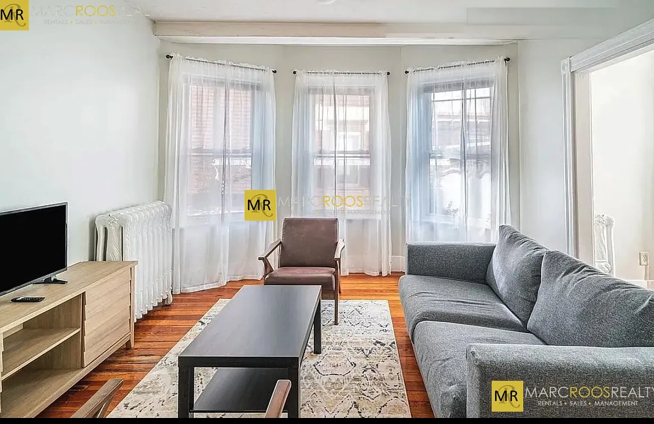 6 bed, 9999 sqft, $5,400 — Photo 2