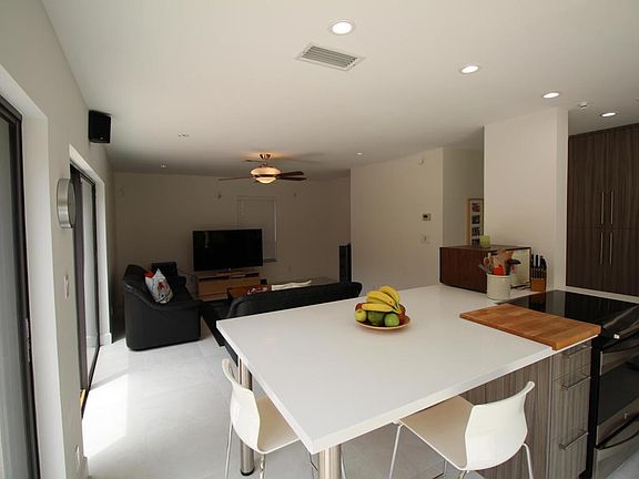 5th image of 666 Hollows Cir