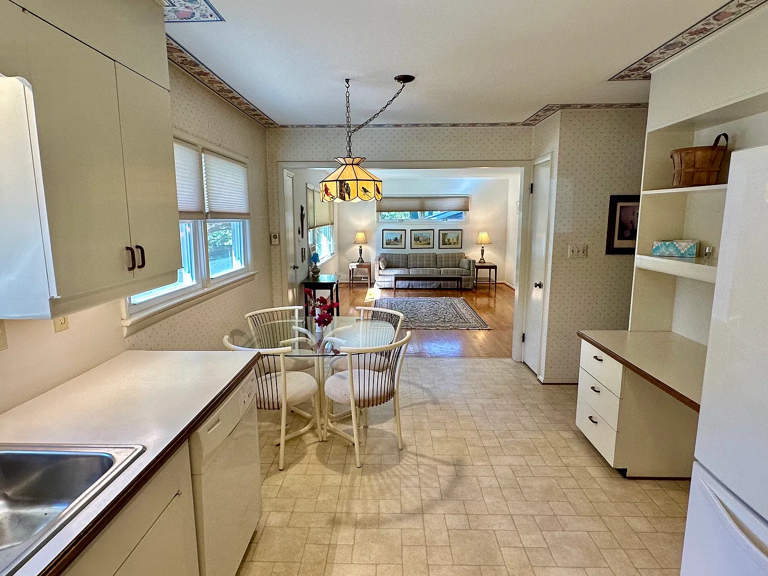 2 bed, 1200 sqft, $1,800 — Photo 3
