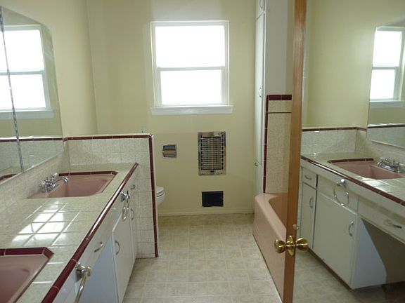 3rd image of 136 S Michigan Ave APT G