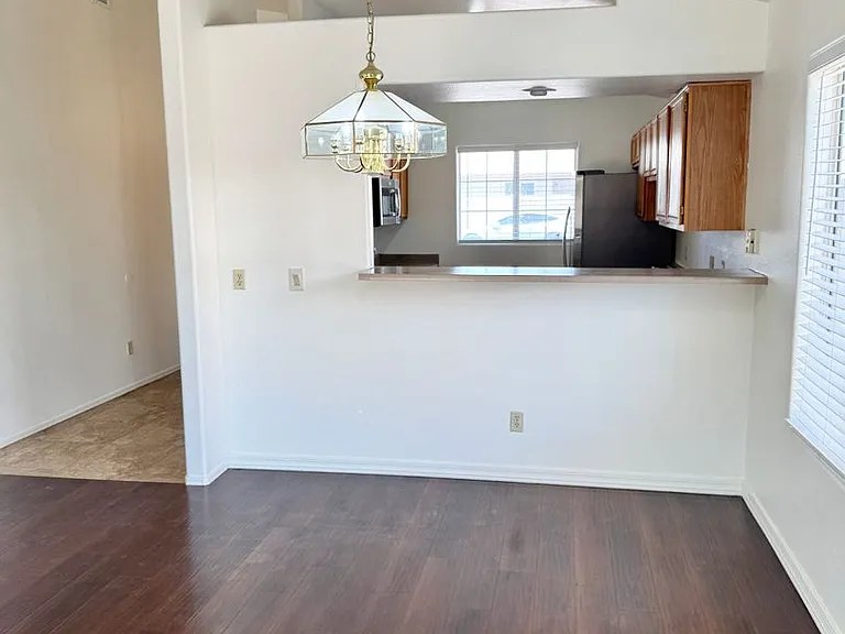 7707 W Rancho Dr — Photo 7