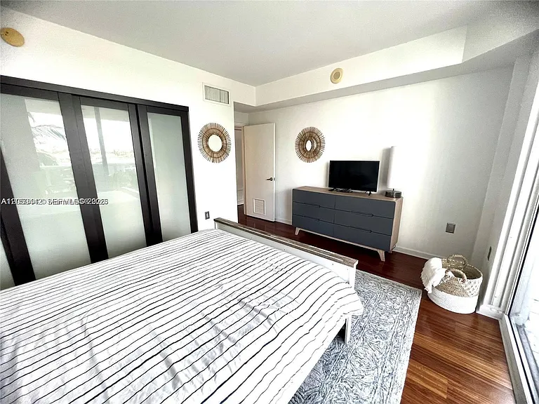 10275 Collins Ave #323 — Photo 23