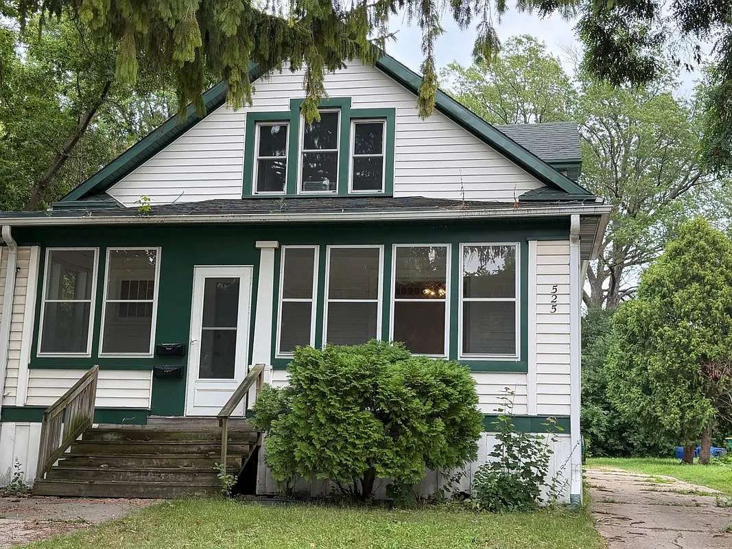 2 bed, 1.0 bath, 1000 sqft, $1,400 — Photo 1