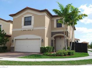 10082 NW 87th Ter, Doral, FL 33178