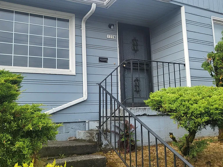 1228 NE Church St — Photo 1