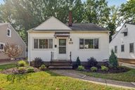 Wexford Ave-S2709-001.jpg