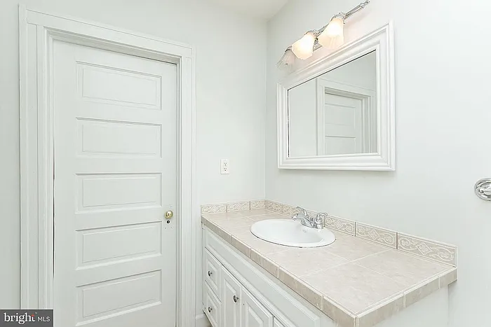 4099 Falls Rd — Photo 13