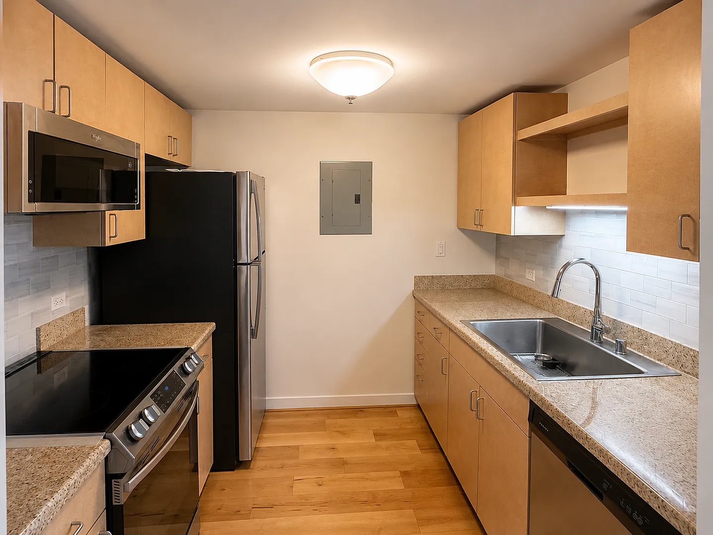 Spacious 1bd/1ba in Little Italy- 1 Valet Spot + In Unit Laundry — Photo 2