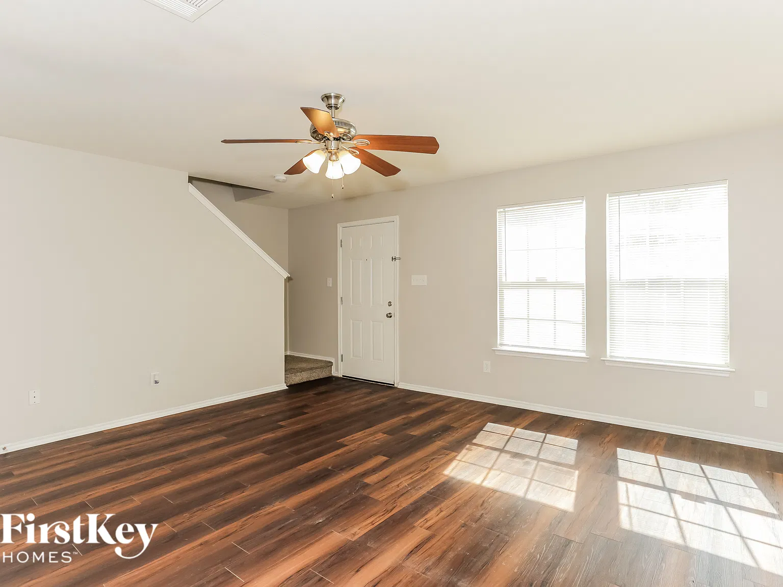 3 bed, 3.0 bath, 1566 sqft, $1,950 — Photo 2