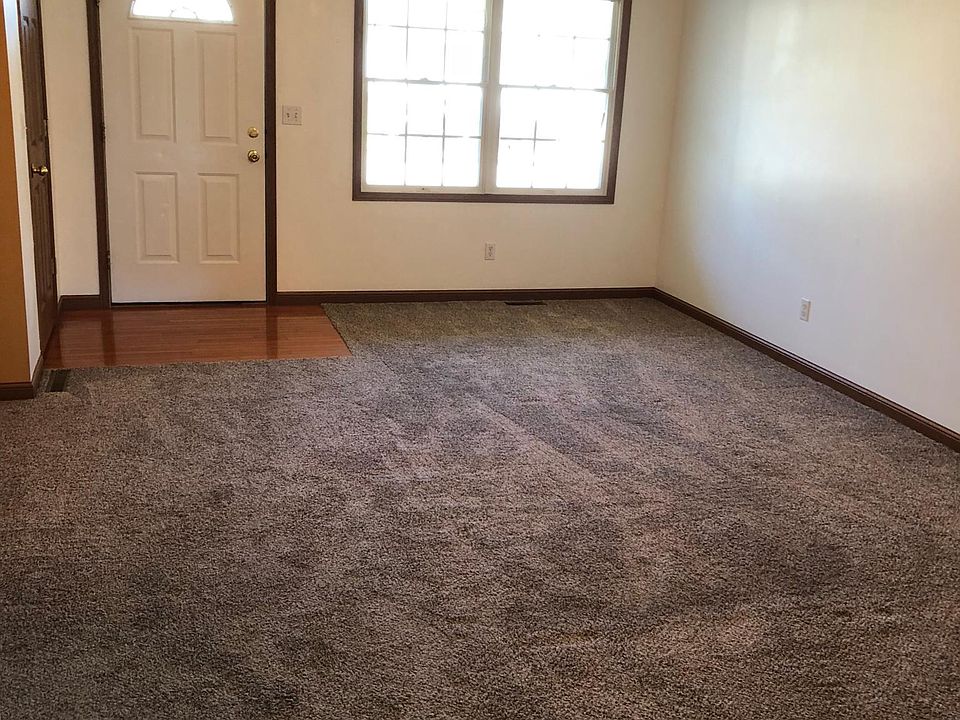 1st image of 420 W Quail Roost Ct