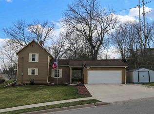 1560 Brian Dr, Dubuque, IA 52003