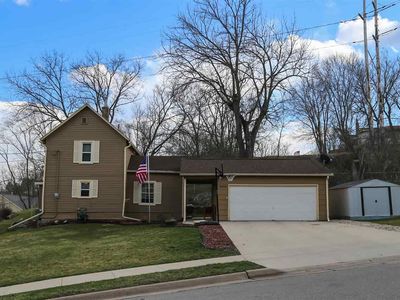 1560 Brian Dr, Dubuque, IA, 52003