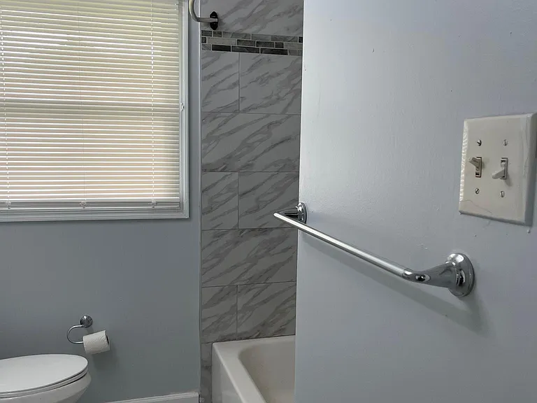 246 N Dennis Dr — Photo 10